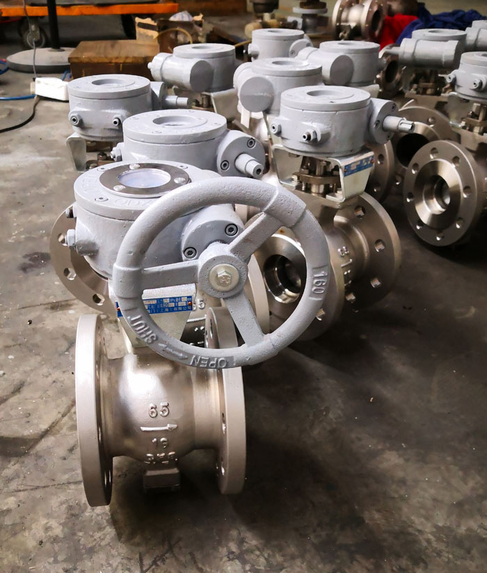 VQ347Y蝸輪法蘭式V型球閥實物圖